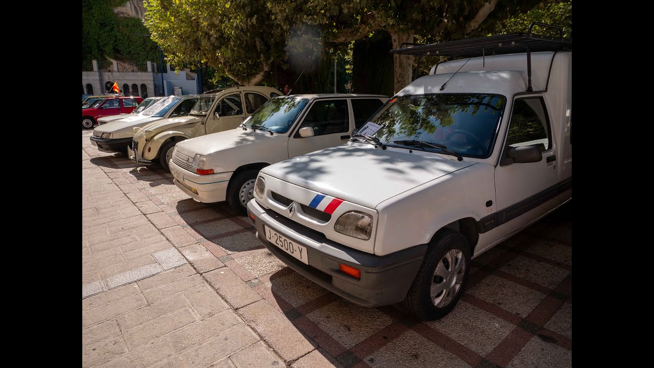 EXPOSICIÓN DE VEHÍCULOS EN LA FERIA FUENSANTA