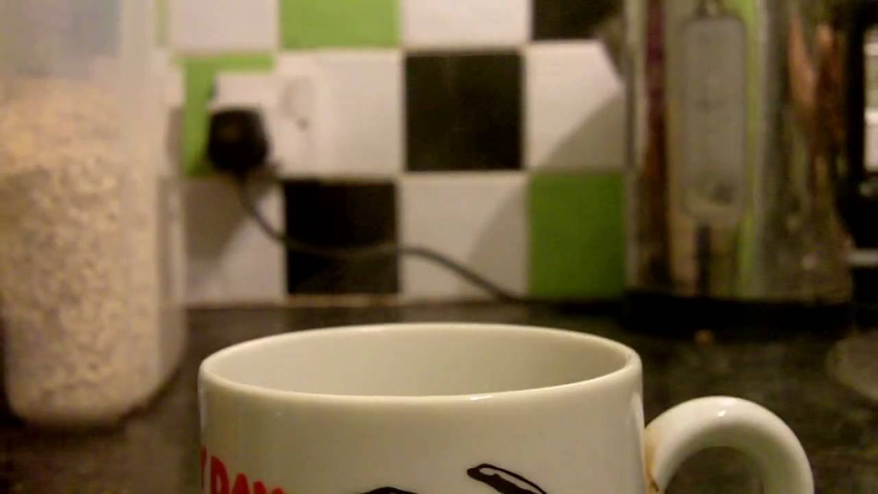 Testing (&making tea with) the Kodak Zi8 camera