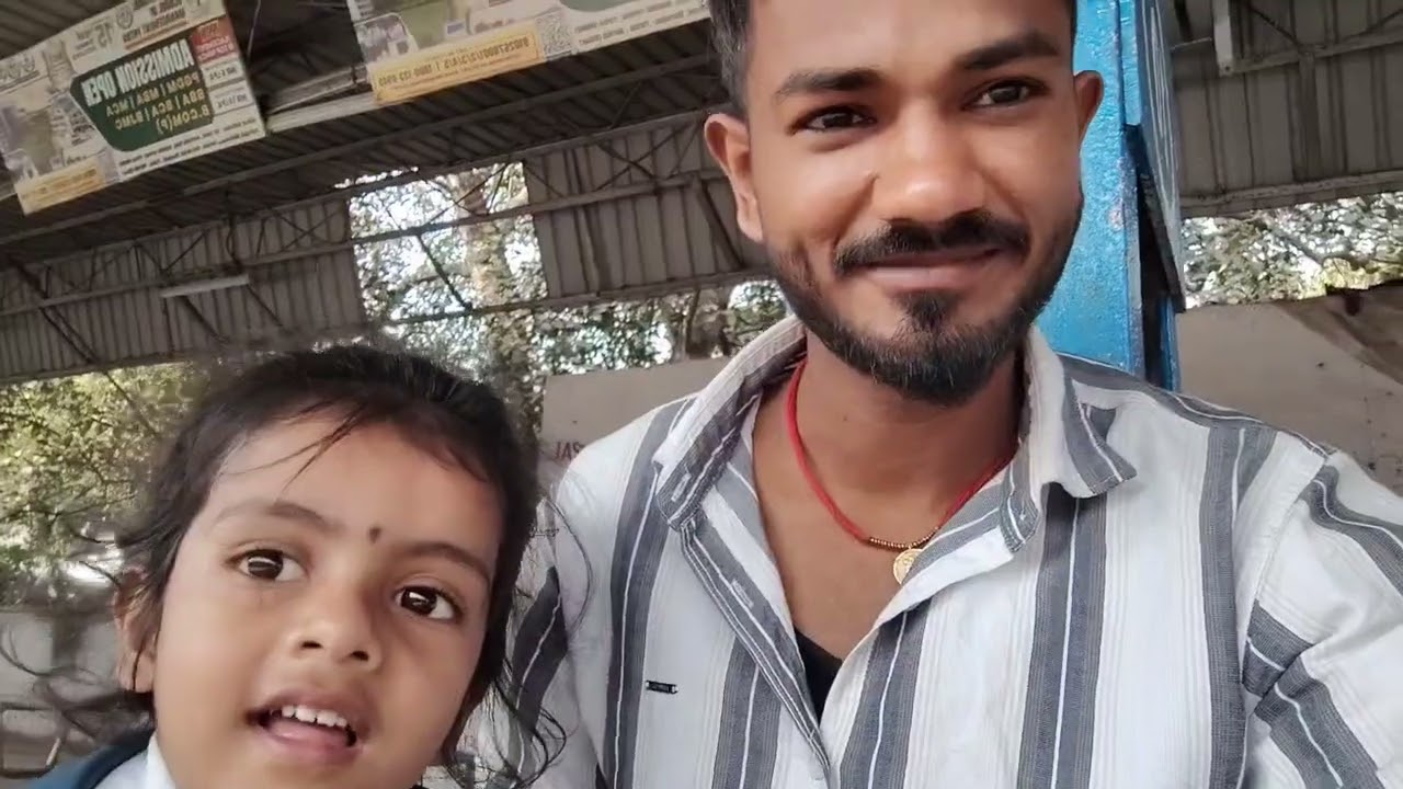 Golu mini vlog video ariyan ko train 🚂 dharane gaye the sation #minivlog #flipkartbigsav#minivlog 