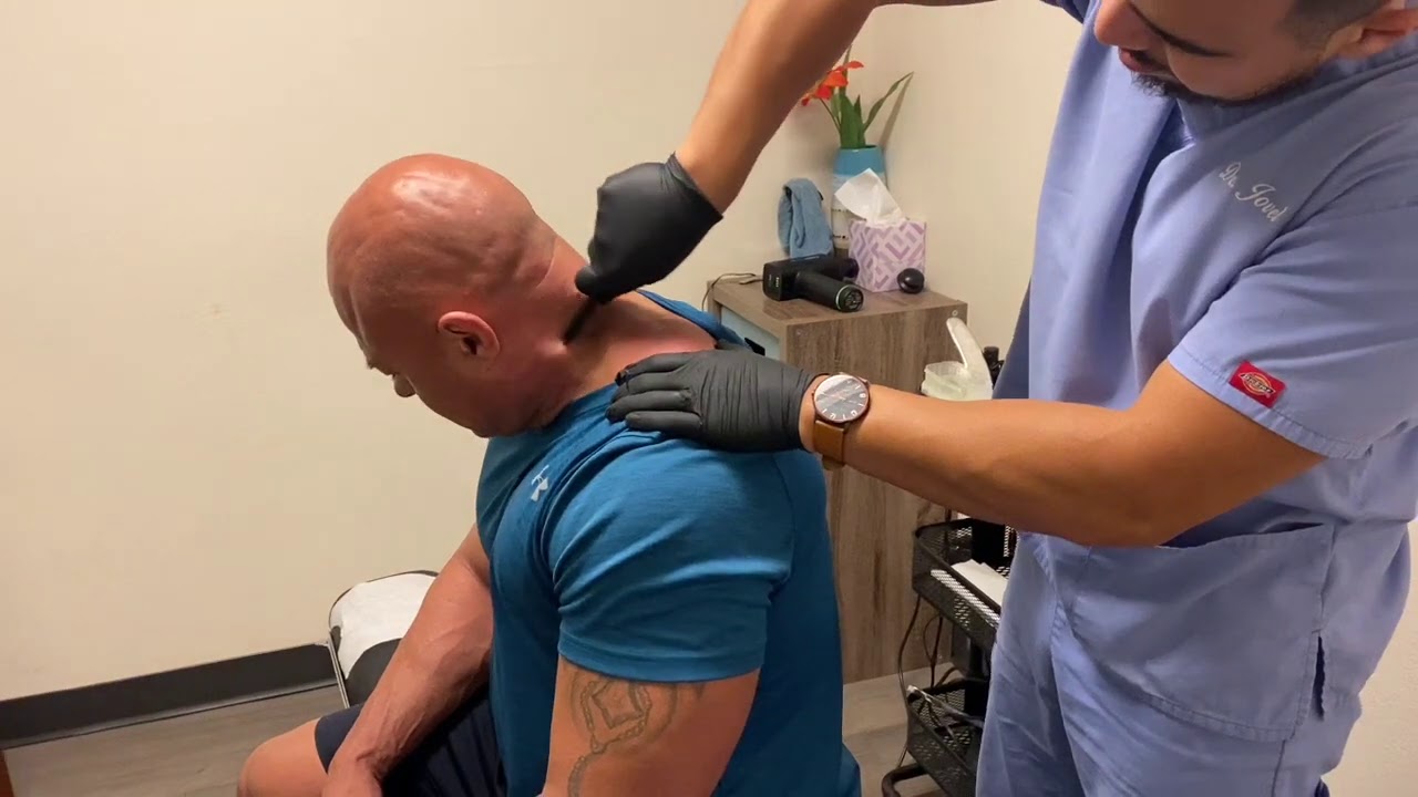 Sports Therapy on Bodybuilder with SEVERE neck pain!