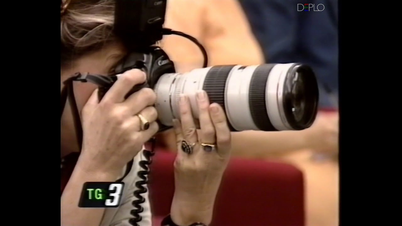 4/9/2000 - RaiTre - 2 Sequenze spot pubblicitari e promo e frammento TG3