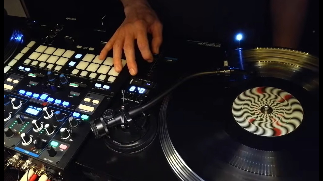 Weekends Means Records! Vinyl Only Late Night Mix | House Music, Smooth Grooves, Dopeness
