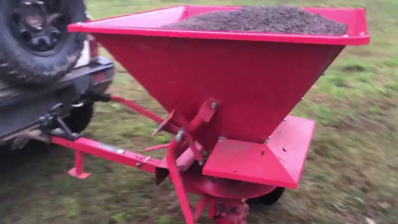 Fertiliser & Seed Spreader - Tow Behind TFF160