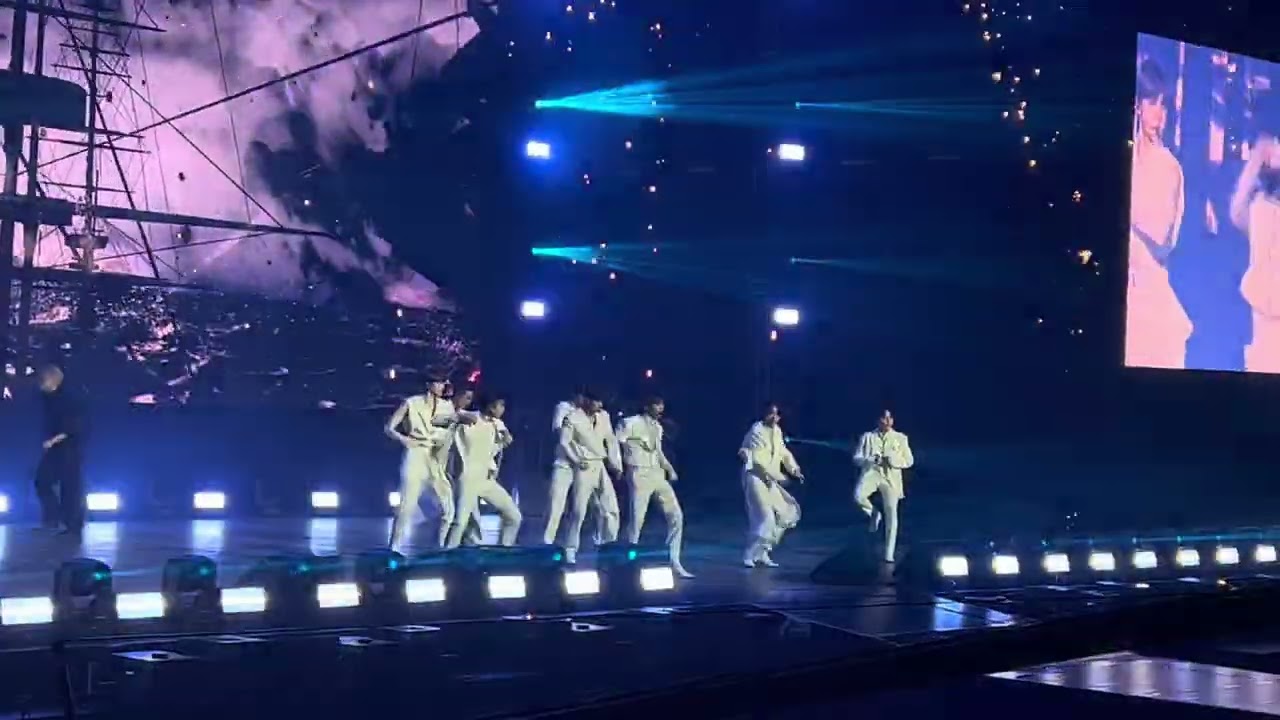 Pirate King - Ateez - Korea on Stage in London