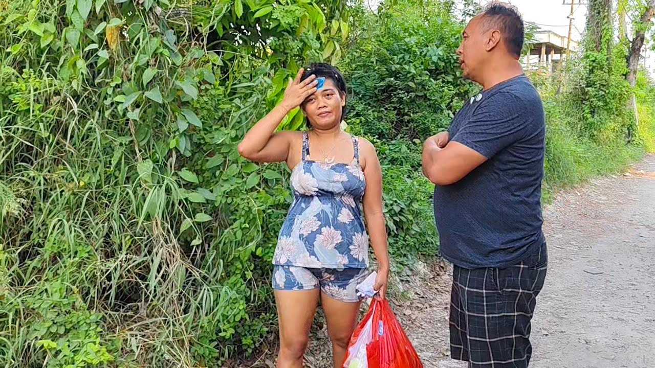 JANDA SANGAT CANTIK KELUAR DIJALANAN PAKAIAN SEXY UNTUNG CEPET KETAUHAN.LANGSUNG DIRAWAT DIYAYASAN