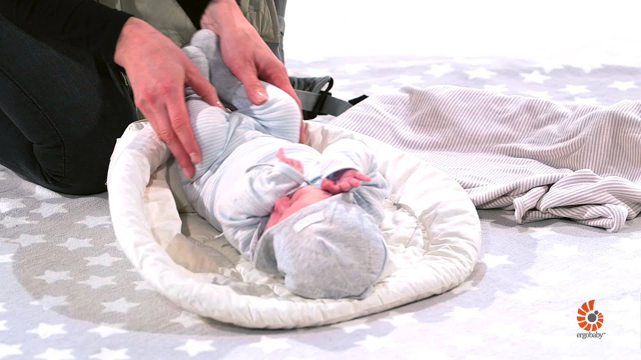 Ergobaby b&aelig;resele hos BabySam - Til nyf&oslash;dt