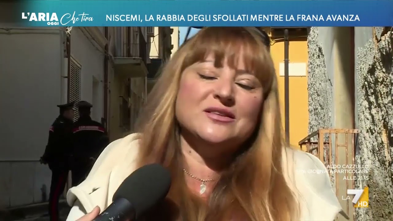 Frana a Niscemi, la rabbia della signora sfollata: 