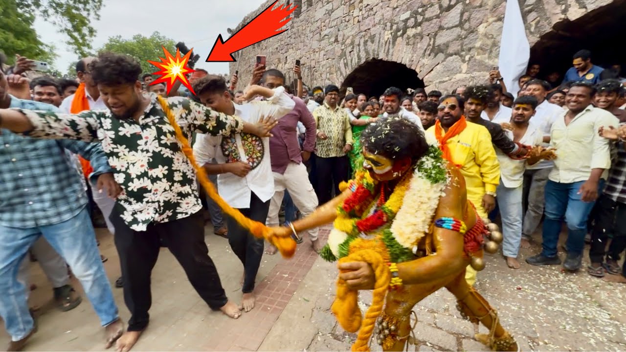 Golconda Bonalu 2025 | Potharaju Beating Blessing For People at Golconda Bonalu 2025#bonalufestival
