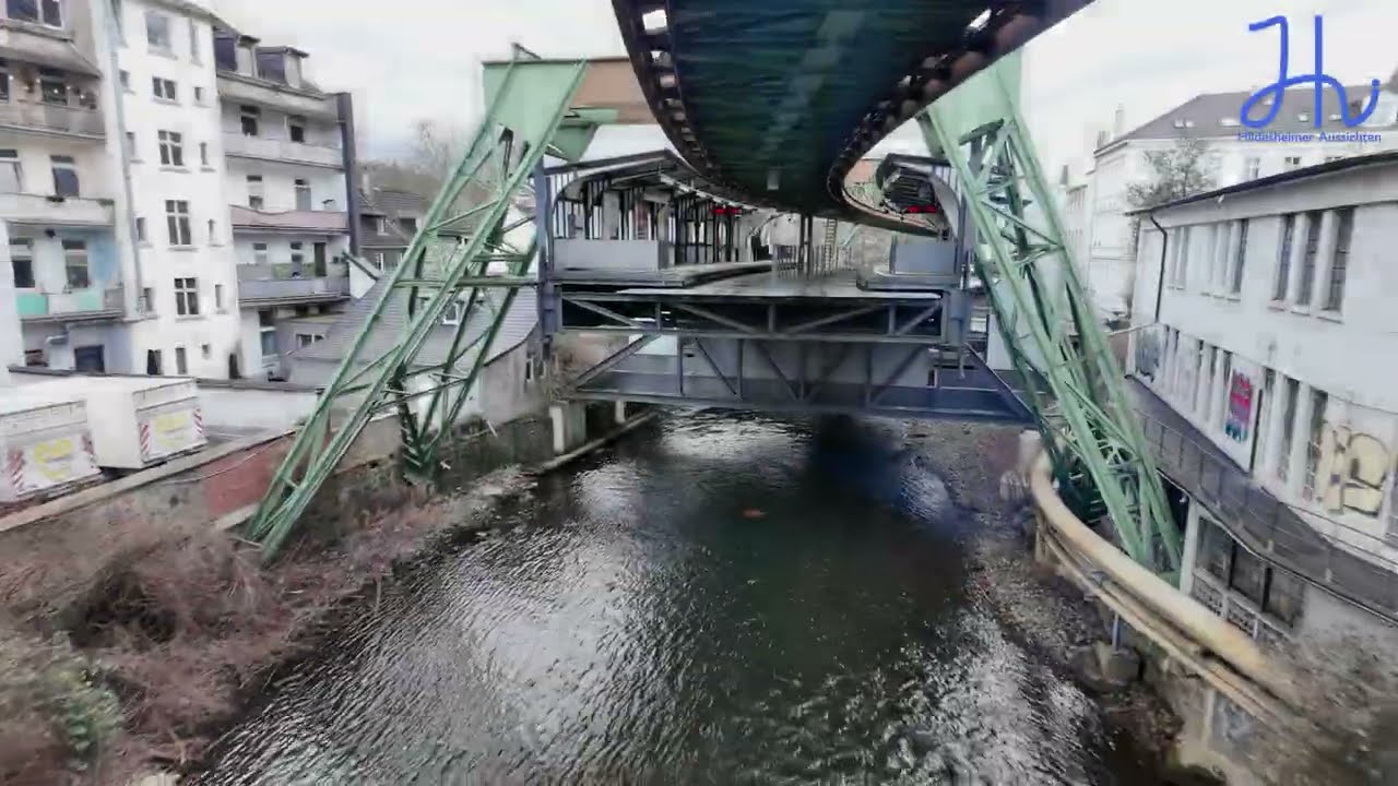 Fahrt mit der Wuppertaler Schwebebahn zum 125.  Geburtstag