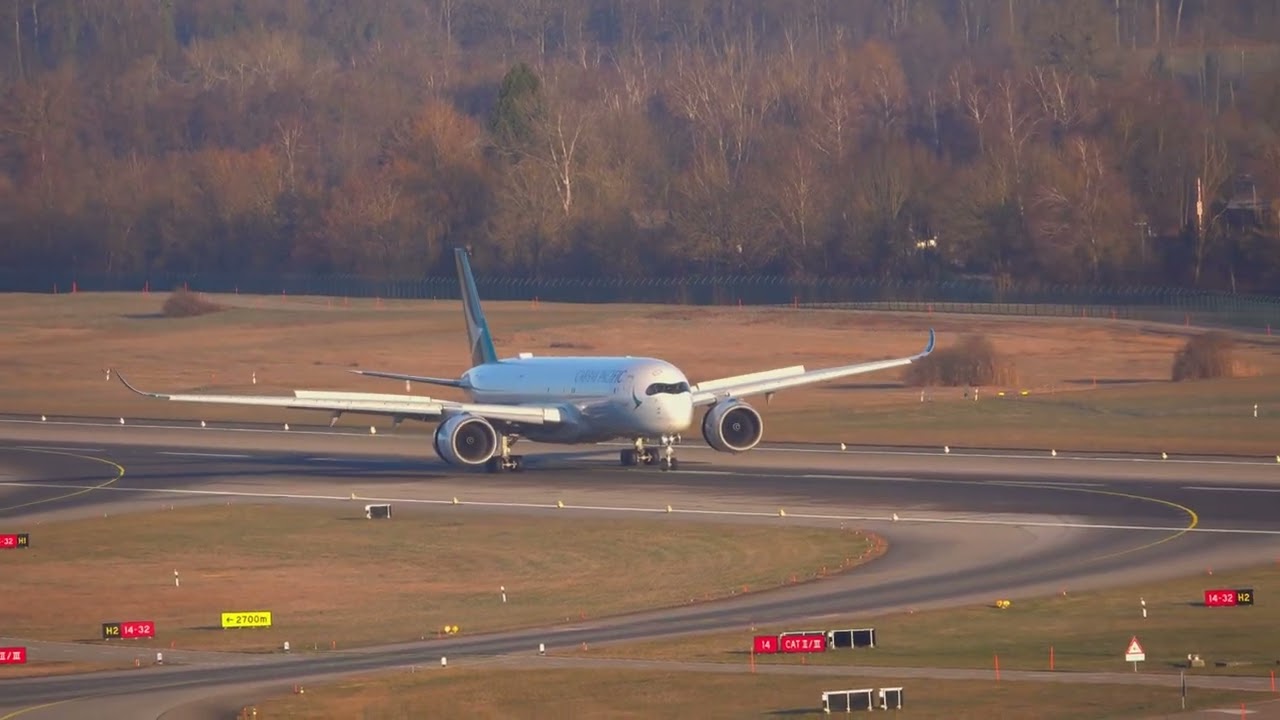 CATHAY PACIFIC A350-941 (4K) B-LRD