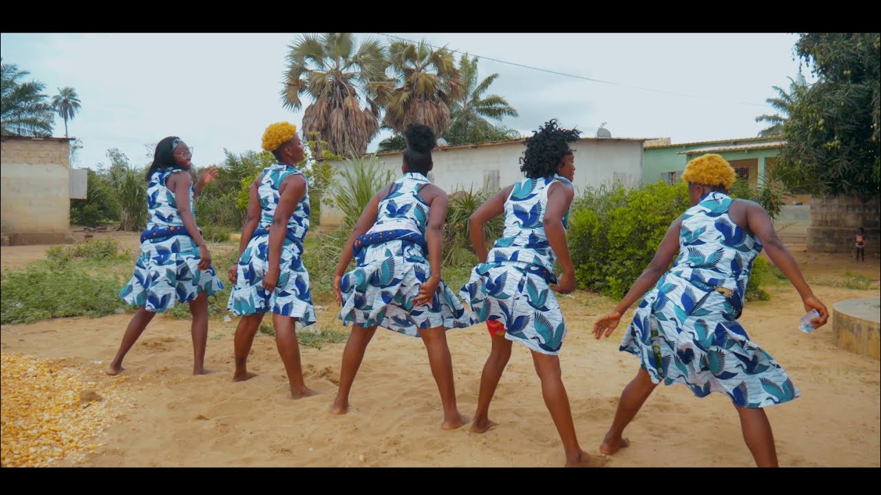 Kintueni: Mangitukulu _ Kuela Mu Mbongo (Officiel Clip)