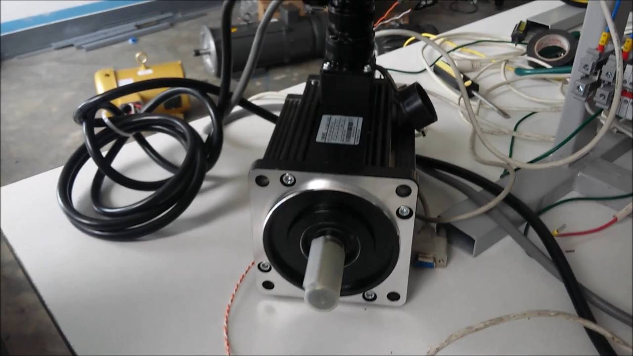 Maquina selladora de plastico con Servomotores