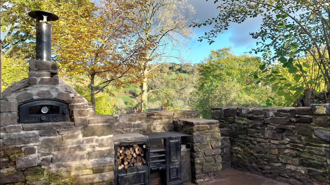 Transforming old building ruins into an outdoor kitchen