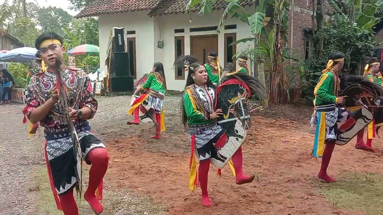 Eling eling banyumasan ebeg pandawa laras di kalisadang jatilawang bms jawa tengah indonesia