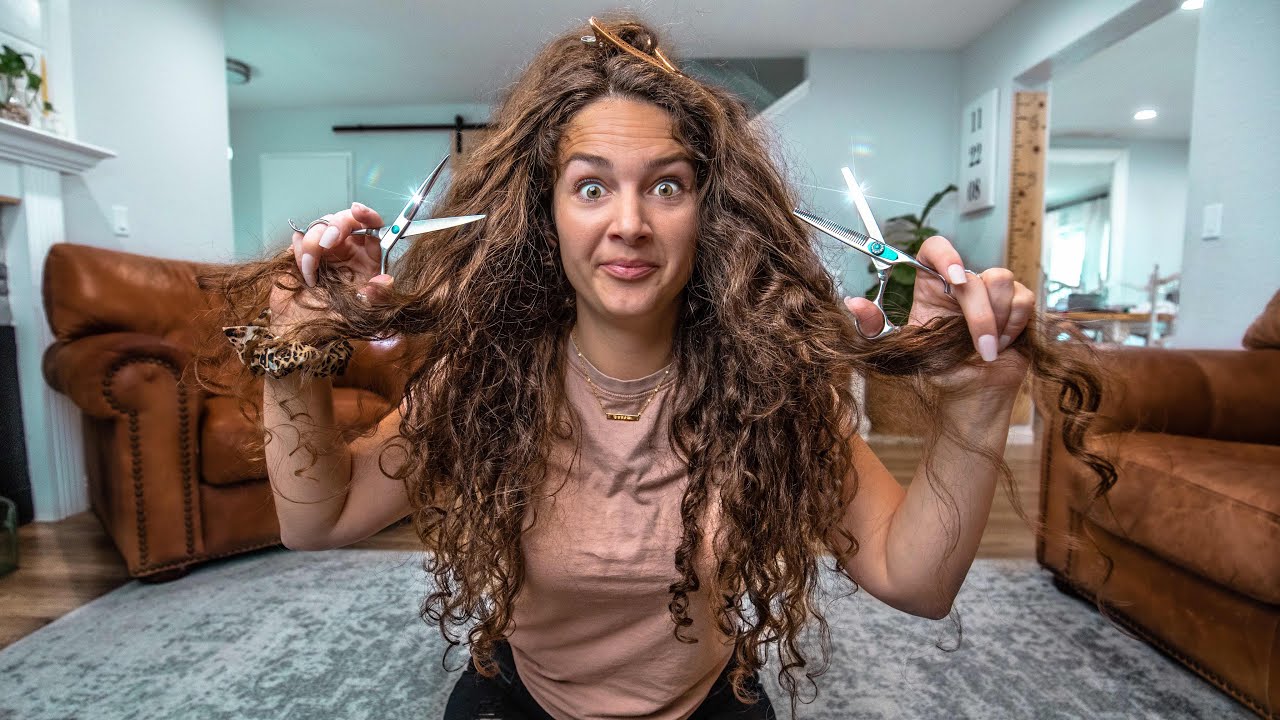 Cutting my long CURLY HAIR at home | trim SPLIT ENDS diy haircut ✂️