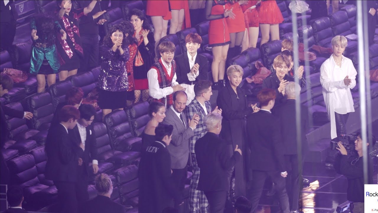 방탄소년단 (BTS) X 찰리푸스 워너원 수상 축하해주는 [4K 60P 직캠]@181106 락뮤직