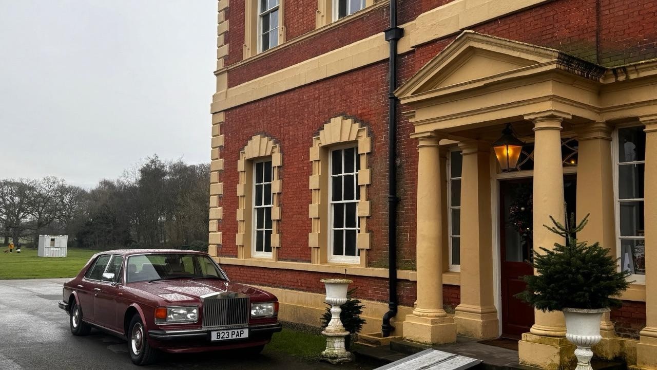 Before the snow hits we went to Lytham Hall from Blackpool - Wonders Awaited!