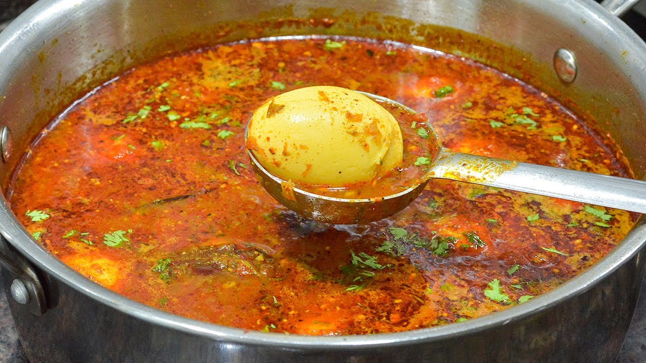 घाईच्या वेळी हे वाटण वापरा आणि बनवा हॉटेलसारखी अंडं करी | Instant Egg Curry