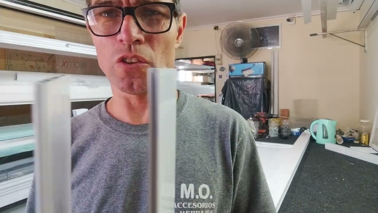 COMO FABRICAR UNA PUERTA DOBLE DE ALUMINIO LINIA HERRERO BLANCO