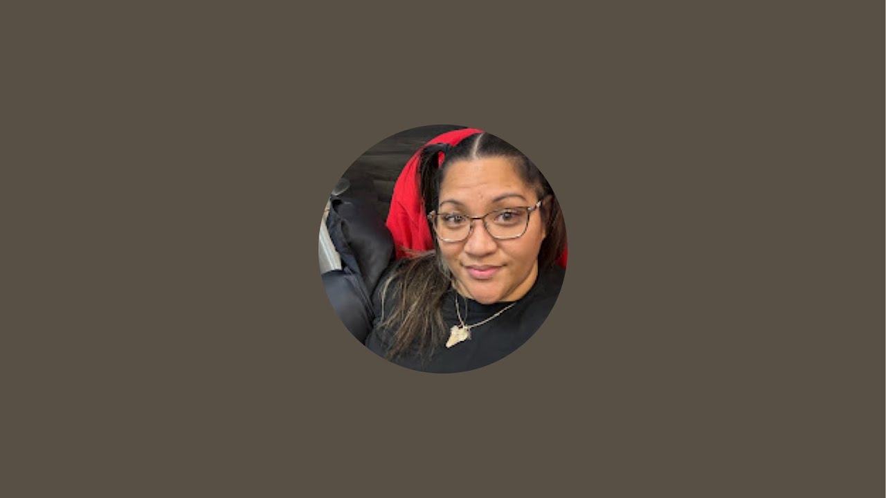 AshlynneBowls is live!