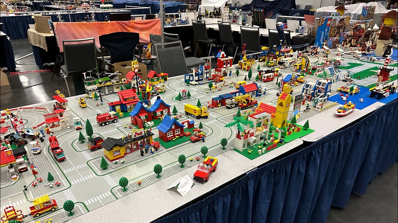 LEGO Classic Town - Bricks Cascade 2023