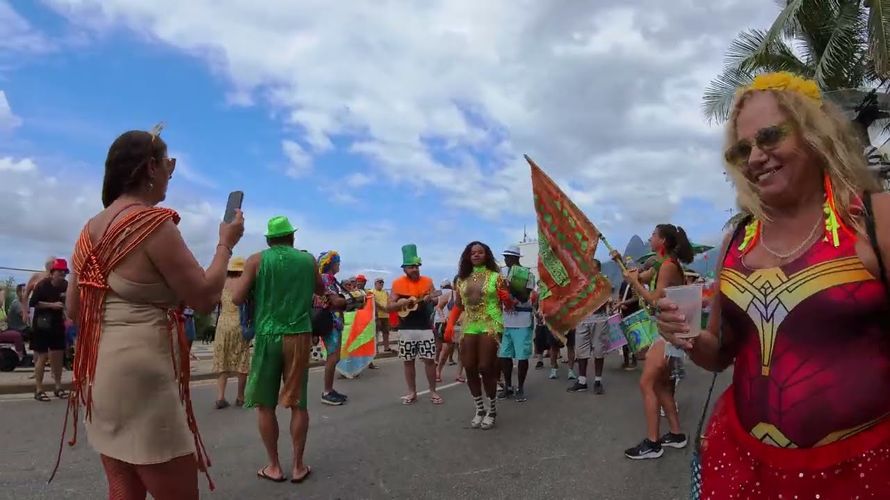 Carnaval 2026 🎭| Small Bloco in Ipanema | Sunday Morning Walking on the Promenade (4K)