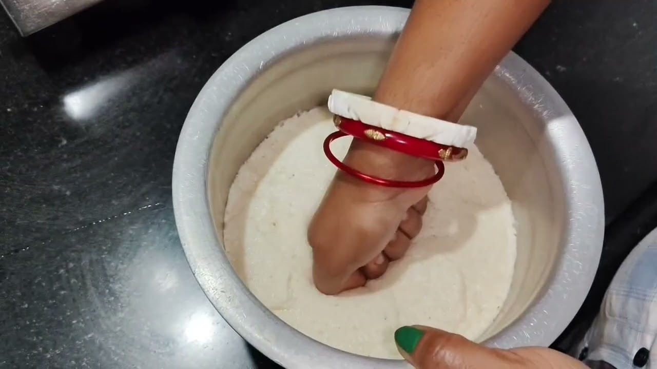 No oven  no maida rava bread सूजी से कढ़ाई में बने परफेक्ट और जालीदार ब्रेड