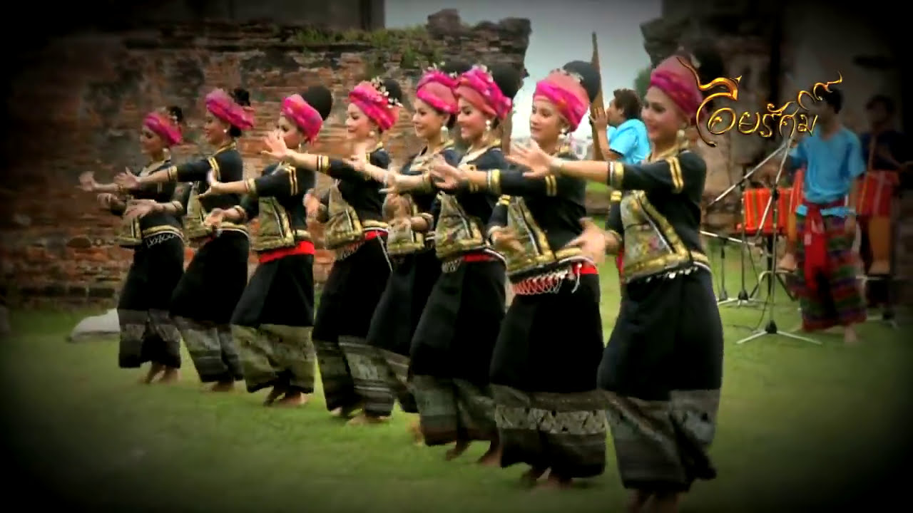Thai dance รำไทย ฟ้อนไทพวน โดย ไอยรัศมิ์ Ayarus show