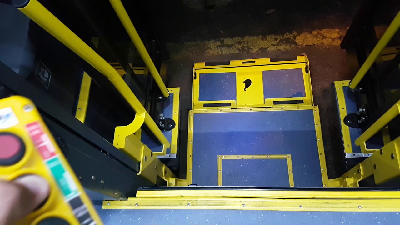 COMO OPERAR ELEVADOR DE ÔNIBUS PARA DEFICIENTES