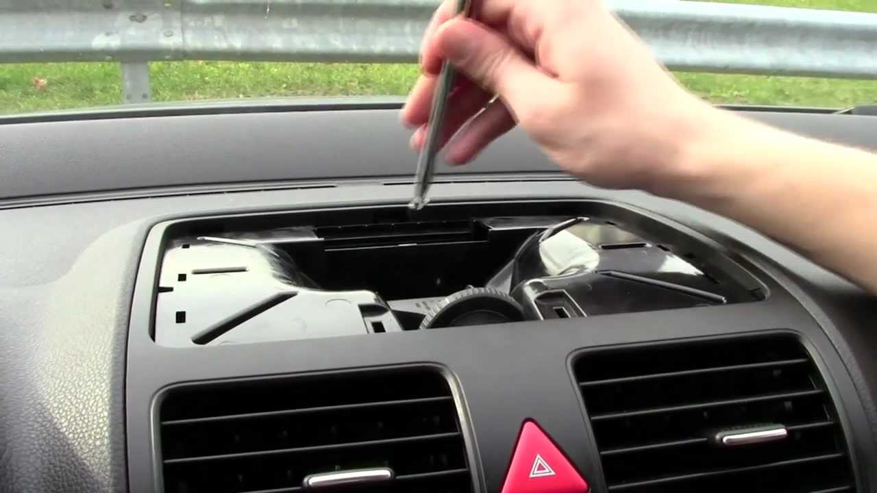 GTA Car Kits - Volkswagen Jetta 2006-2010 install of iPhone, iPod, iPad and AUX adapter