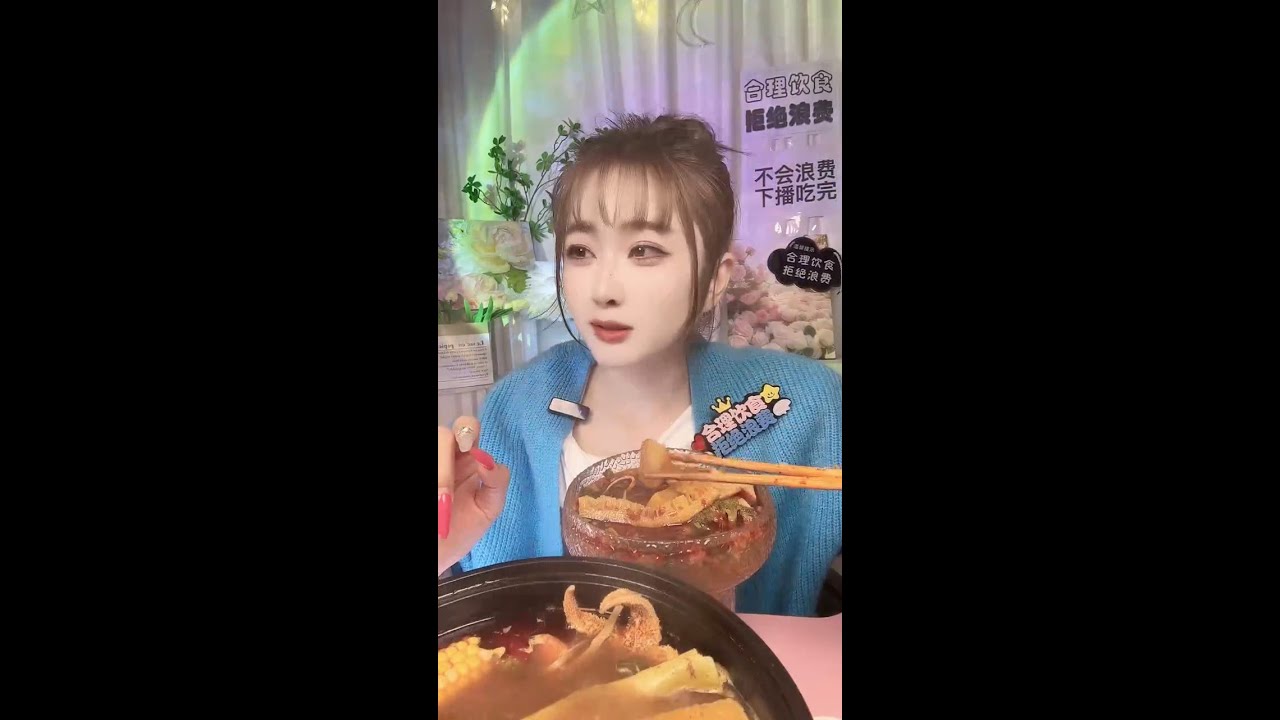🔴 LIVE: Chinese Girl Eats Comfort Food, Gentle ASMR Bites & Cozy Chat | Mukbang Moments