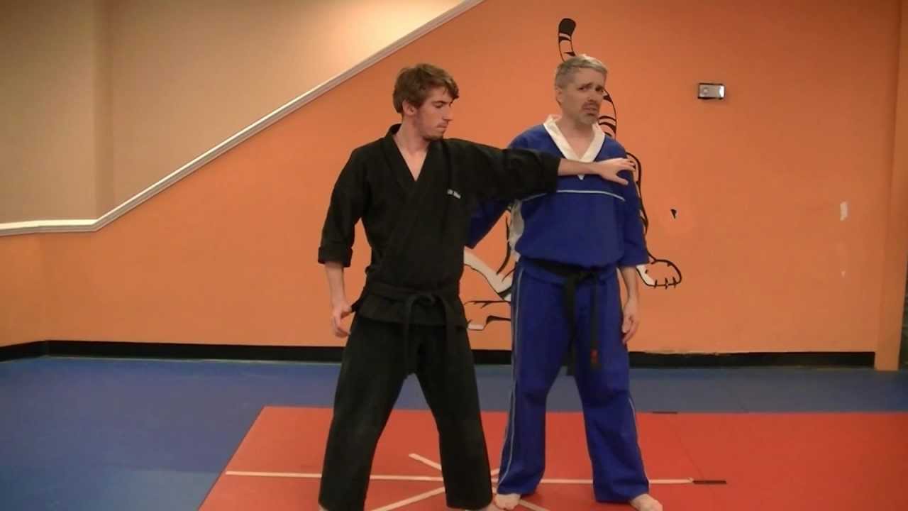 Repeating Mace with extension - Kenpo self defense technique for a left shoulder push