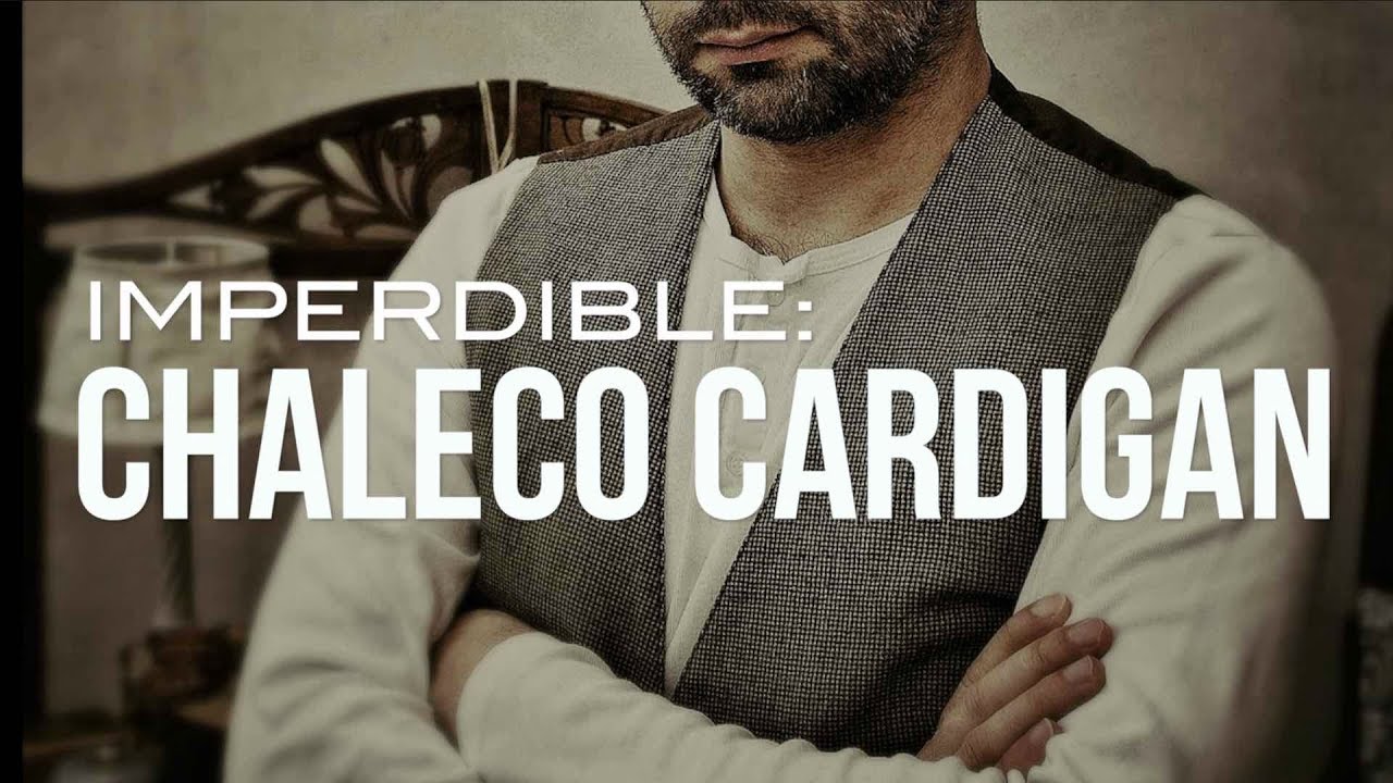 Un chaleco cardigan es un imperdible para el armario masculino.