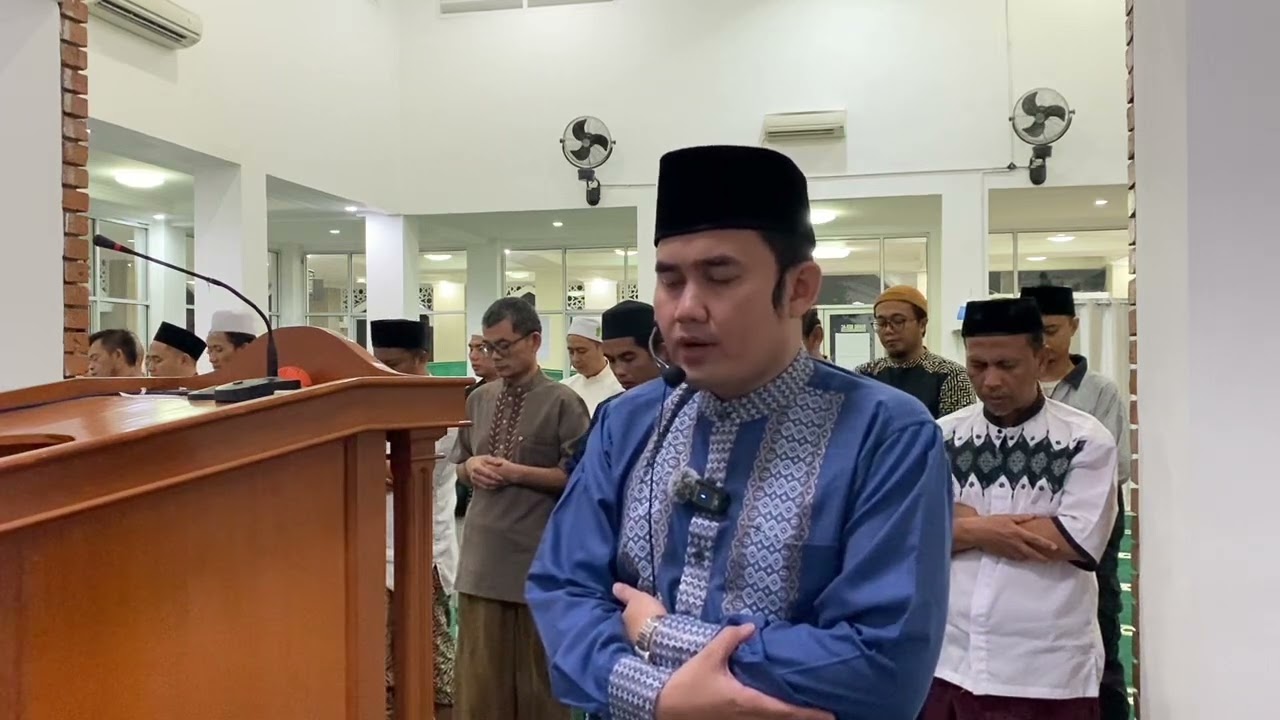 Imam Shalat Witir: Ustadz Alutpi | Al Baqoroh: 183 - 184 dan Al Ikhlas