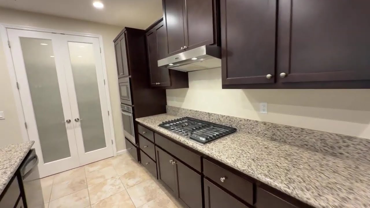 827 River Pointe Cir Oakdale CA 95361