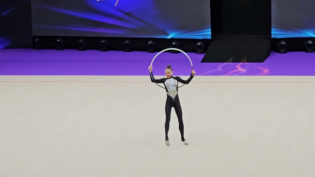 Marfa Ekimova hoop