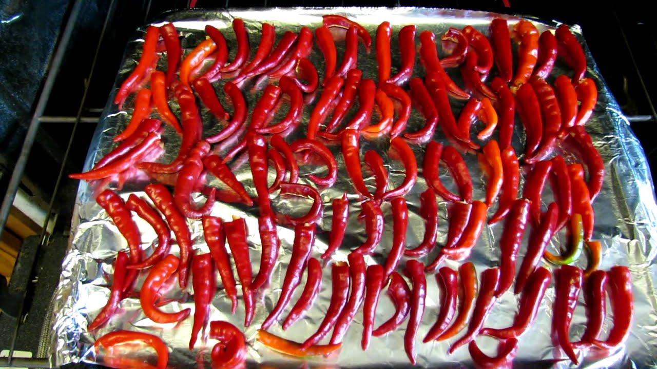 How to Make Crushed Red Pepper from Garden Cayenne Peppers