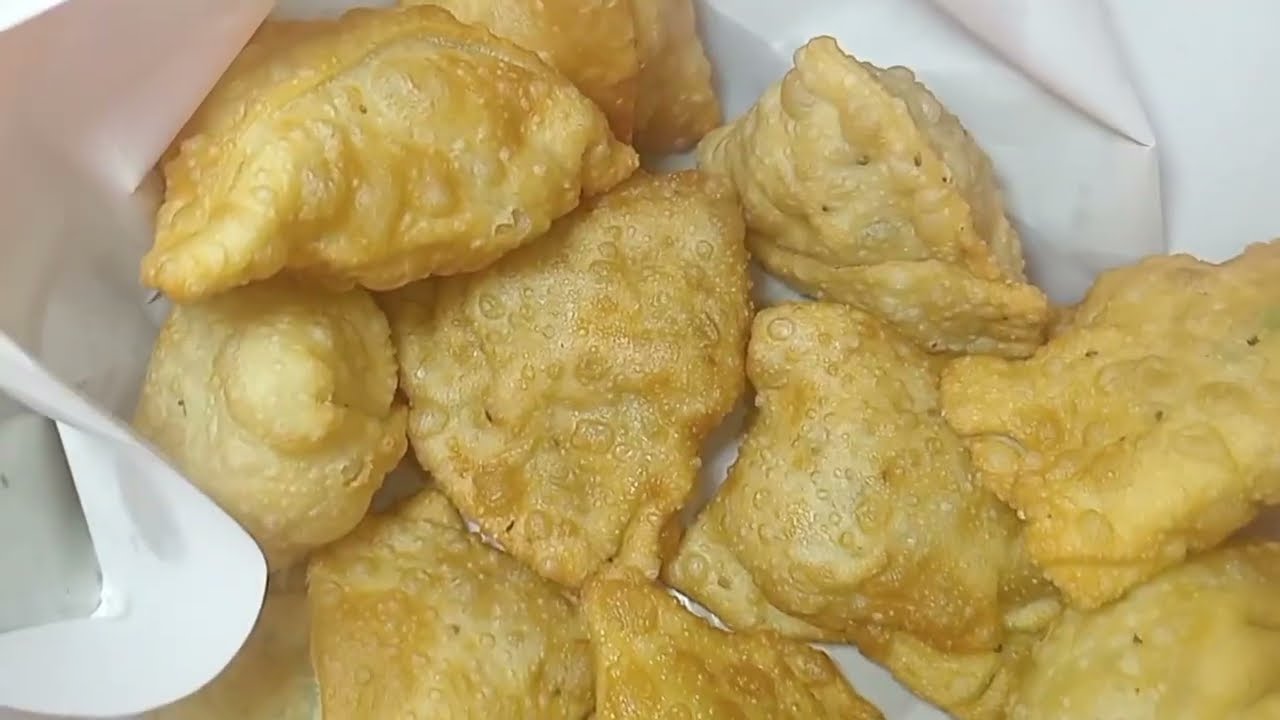 #92 How to make samosa at home/ aloo k samose ( Ramzan series-ep-23) #streetfood #samosarecipe 
