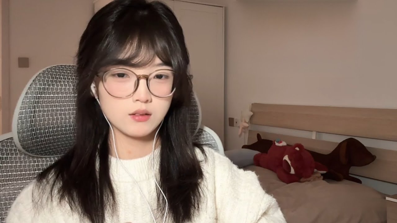 ASMR Mouth Sounds 😘