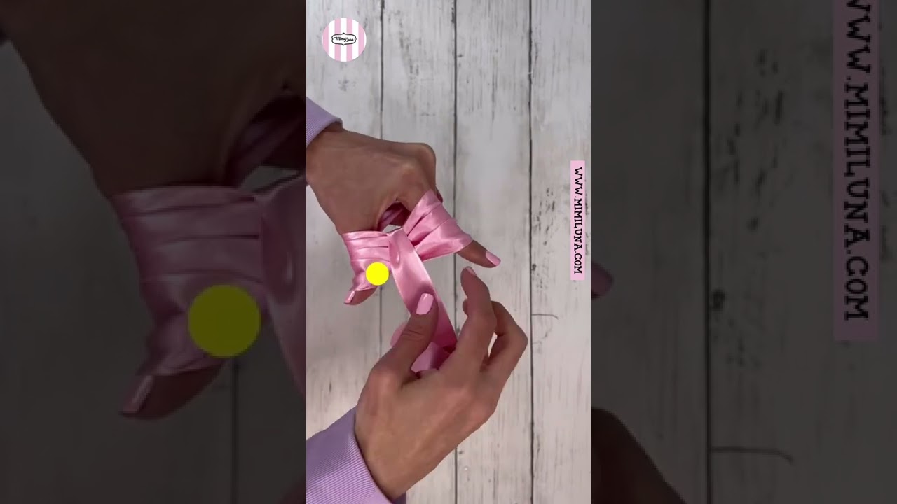 C&oacute;mo hacer mo&ntilde;o triple 🎀 con los dedos