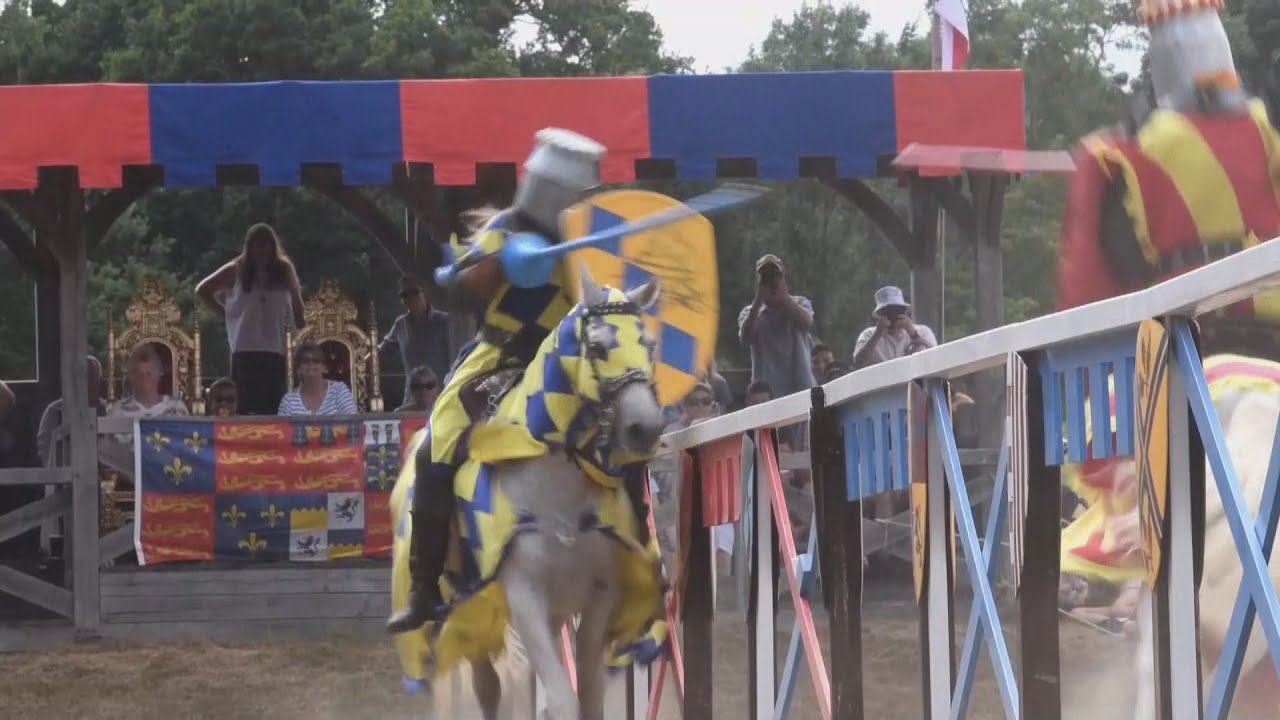 Torneio no Reino Unido apresenta  cavaleiros medievais
