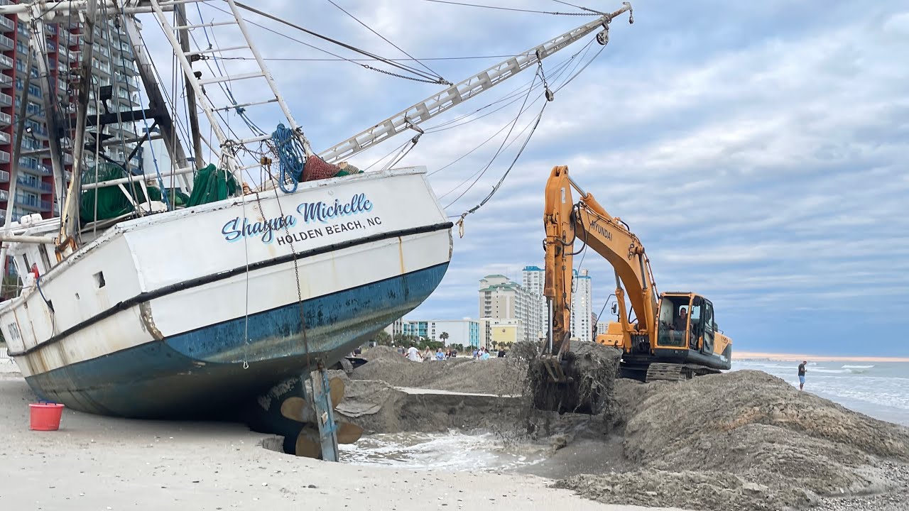 Shrimp Boat Going back in the water , Myrtle beach sc #myrtlebeach #southCarolina