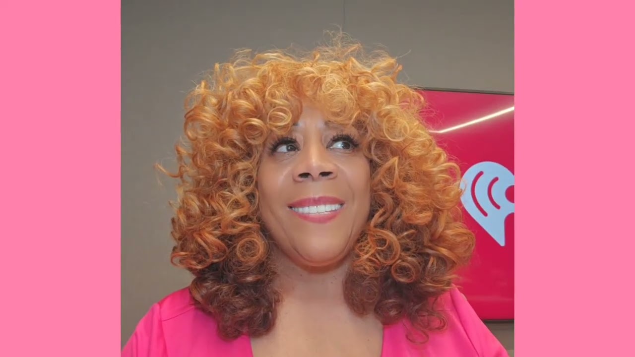 Can authorities keep Rihanna safe? Did Cher secretly get married 😳 