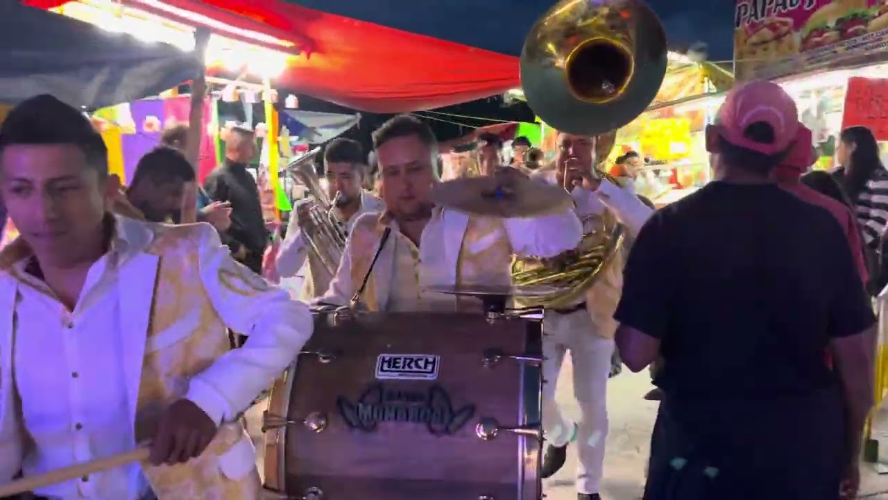 Así llego la banda Monarca a las fiestas de san Bartolo Cuitareo
