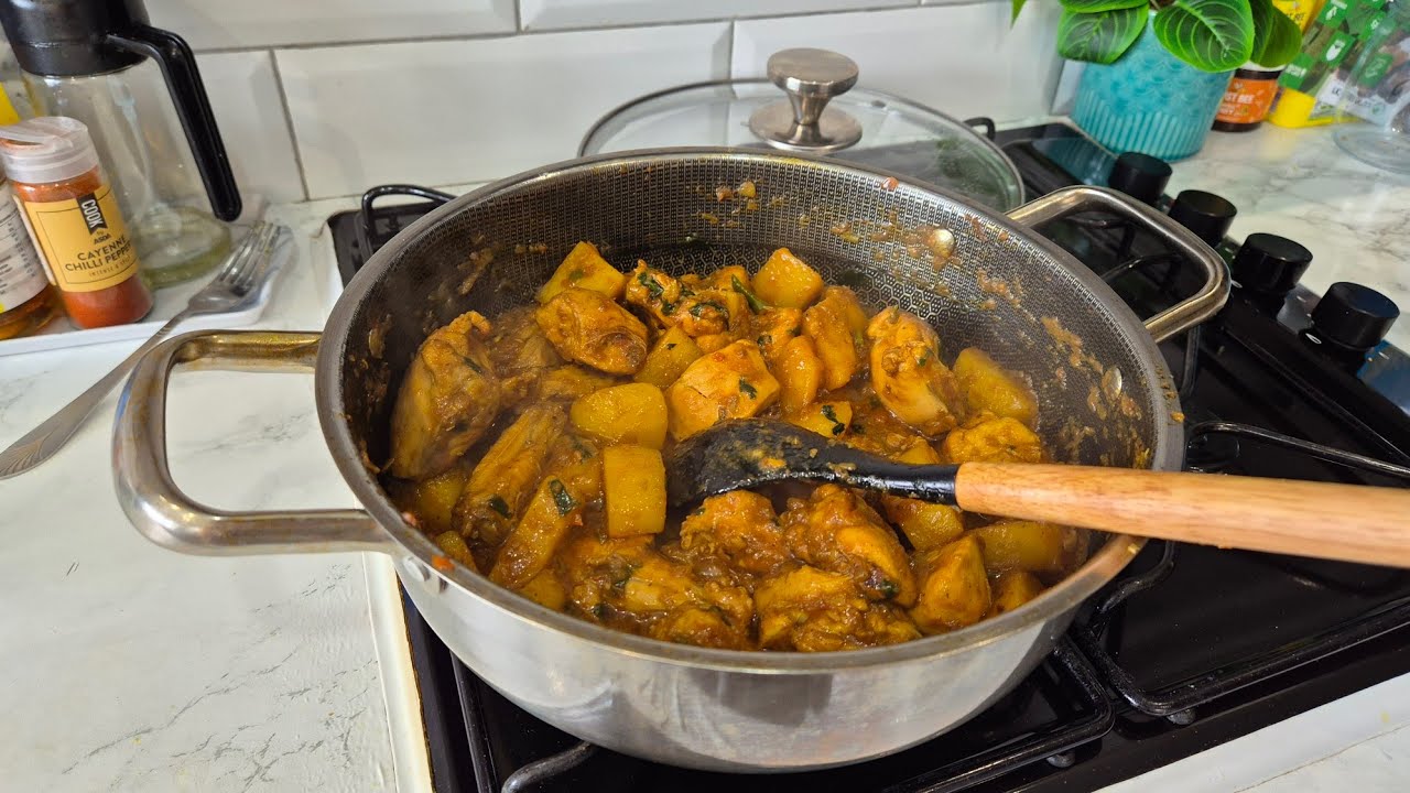Ramadan Vlog / Cooking chicken with potatoes 