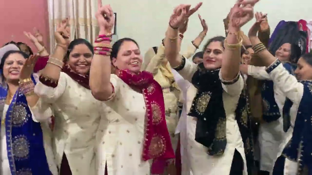 डांस 💃 करते करते गिर गई निक्की ❤️