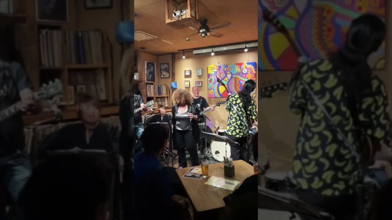 I&rsquo;m a Woman ending - #blues #liveblues #bluessinger #guitarsolo #kokotaylor #bluesband #bluesguitar