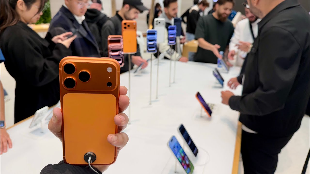 Buying the New iPhone 17 Pro Max in London 🇬🇧 | Apple Store Vlog 2025