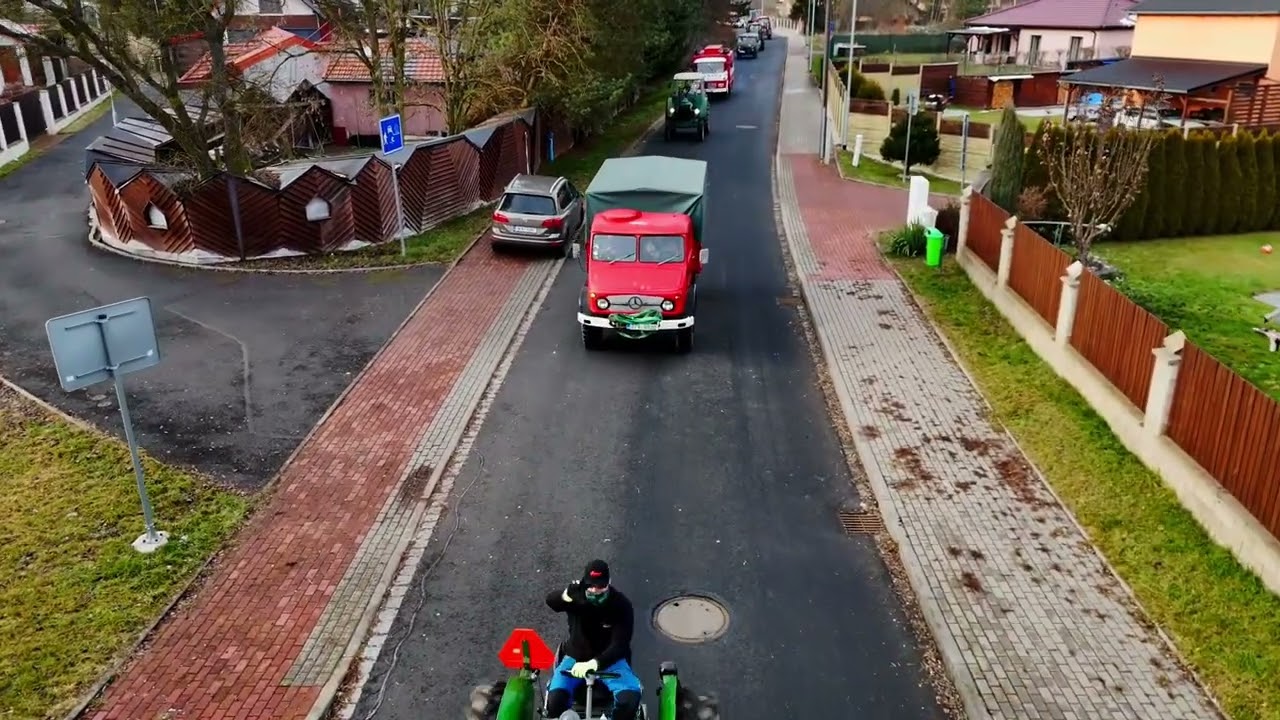 Novoroční sraz retro vozidel v Mezirolí