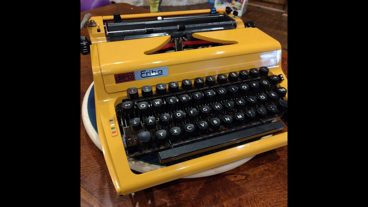 Erika 105 Typewriter Review: Climb Aboard The East German Magic Schoolbus with Us!